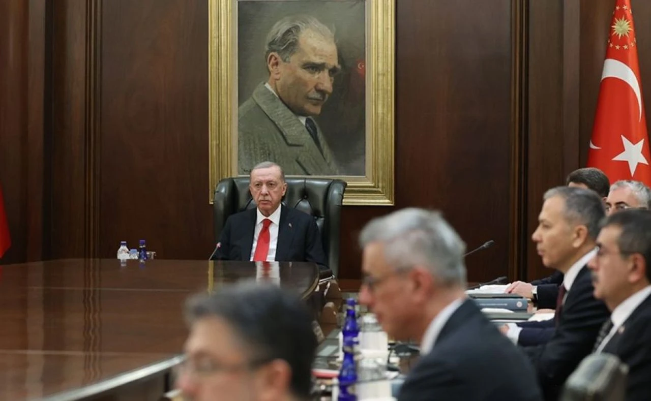 Son Dakika | Kabine toplantısı sonrası Cumhurbaşkanı Erdoğan'dan kayyum mesajı: Terör destekli siyasete yer yok