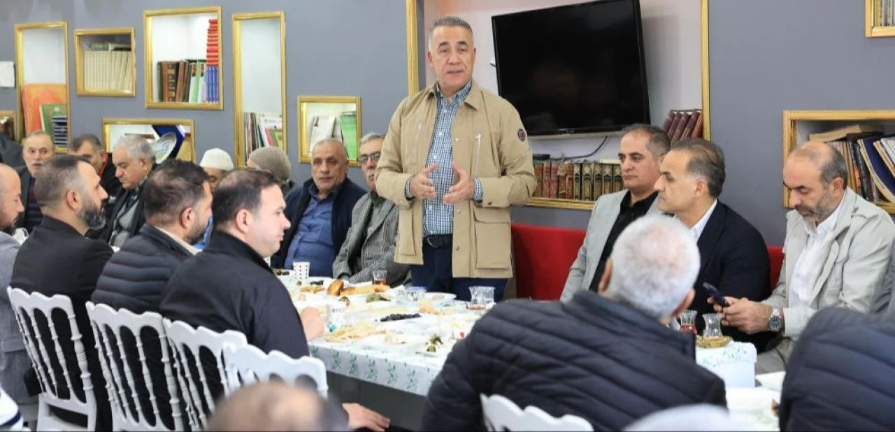 Ağrılılar Sultangazi'de kahvaltıda buluştu