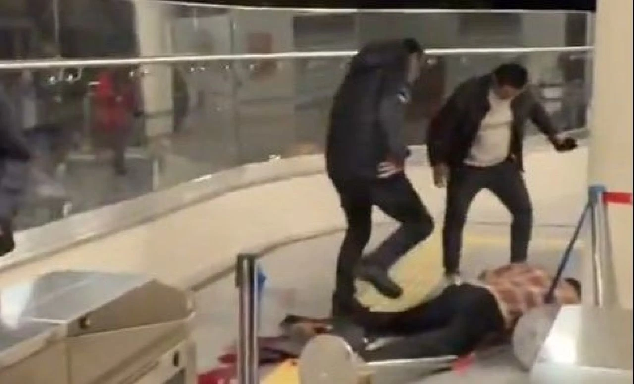 Marmaray istasyonunda kavga çıktı! Güvenlik görevlisi yolcuyu vurdu - 1. Resim
