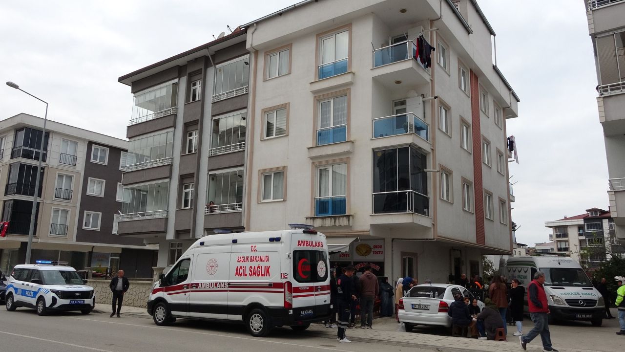 Ordu'da kan donduran olay! Merdiven boşluğunda asılmış halde bulundu - 2. Resim