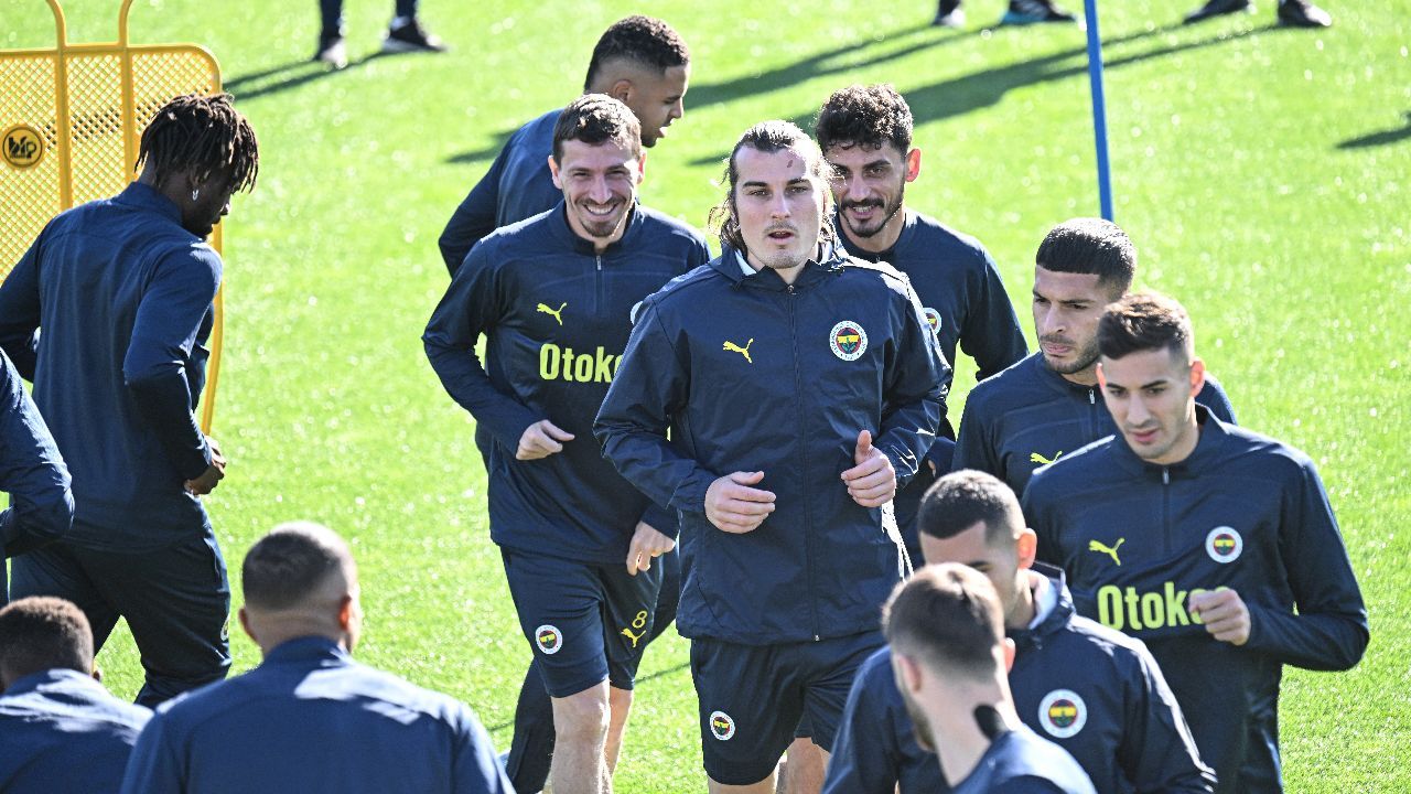 Son dakika | Fenerbahçe sakatlığı duyurdu! Çağlar Söyüncü'nün tedavisine başlandı - 1. Resim