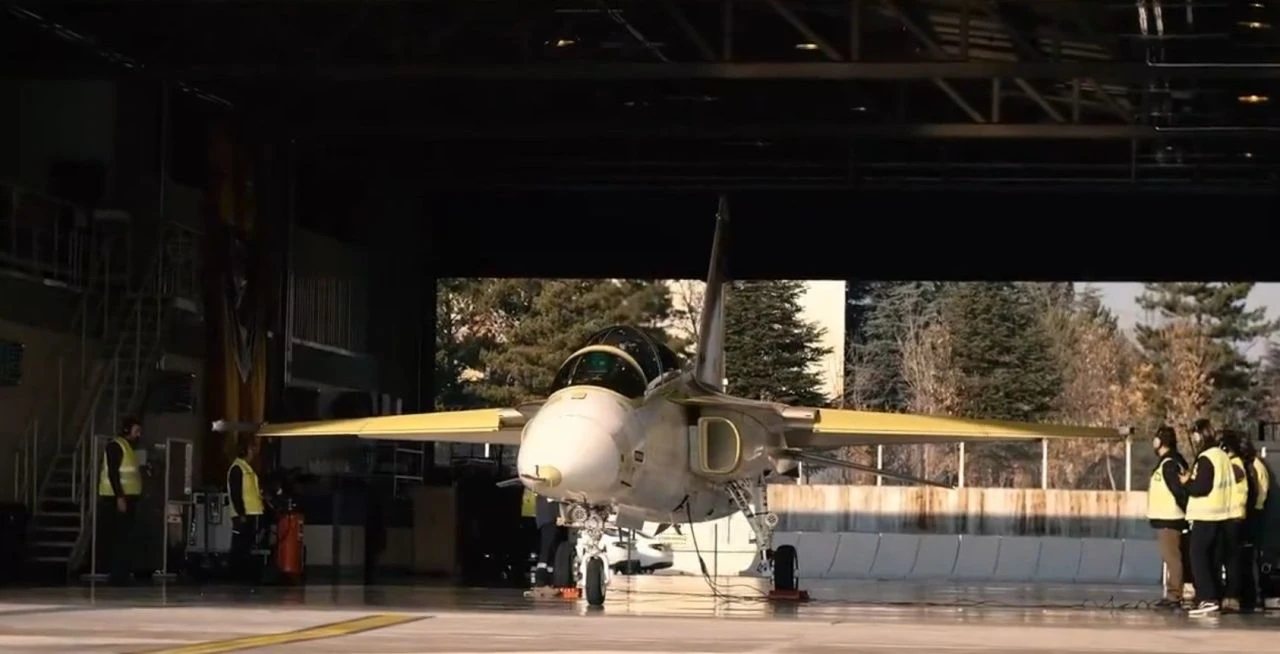 HÜRJET ikinci prototipi göklerde! TUSAŞ şehitlerimizin isimleriyle uçtu - 1. Resim