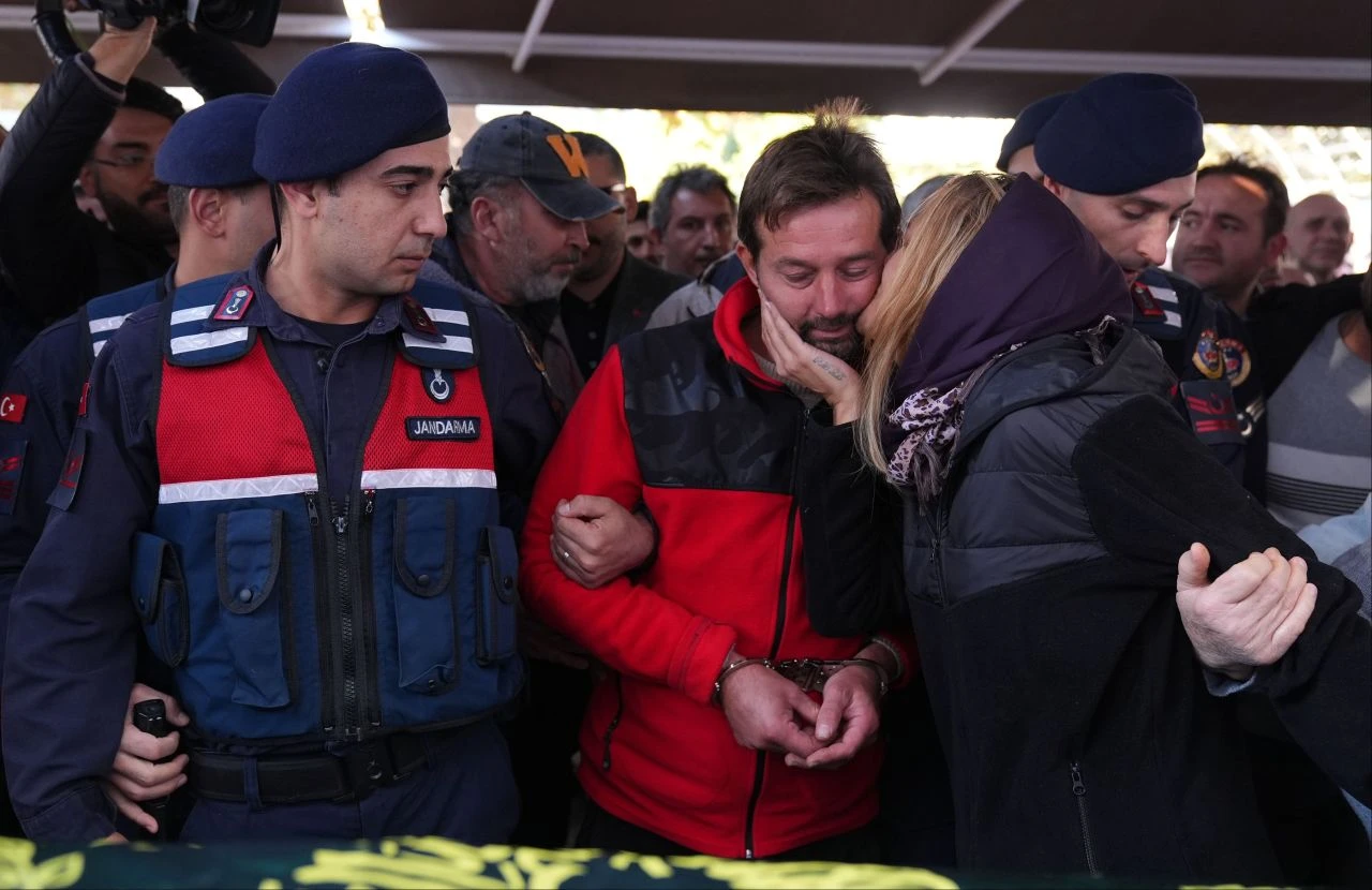 İzmir'de yürek yakan facia! Annenin ilk ifadesi ortaya çıktı! Yangında ölen 5 kardeşe veda
