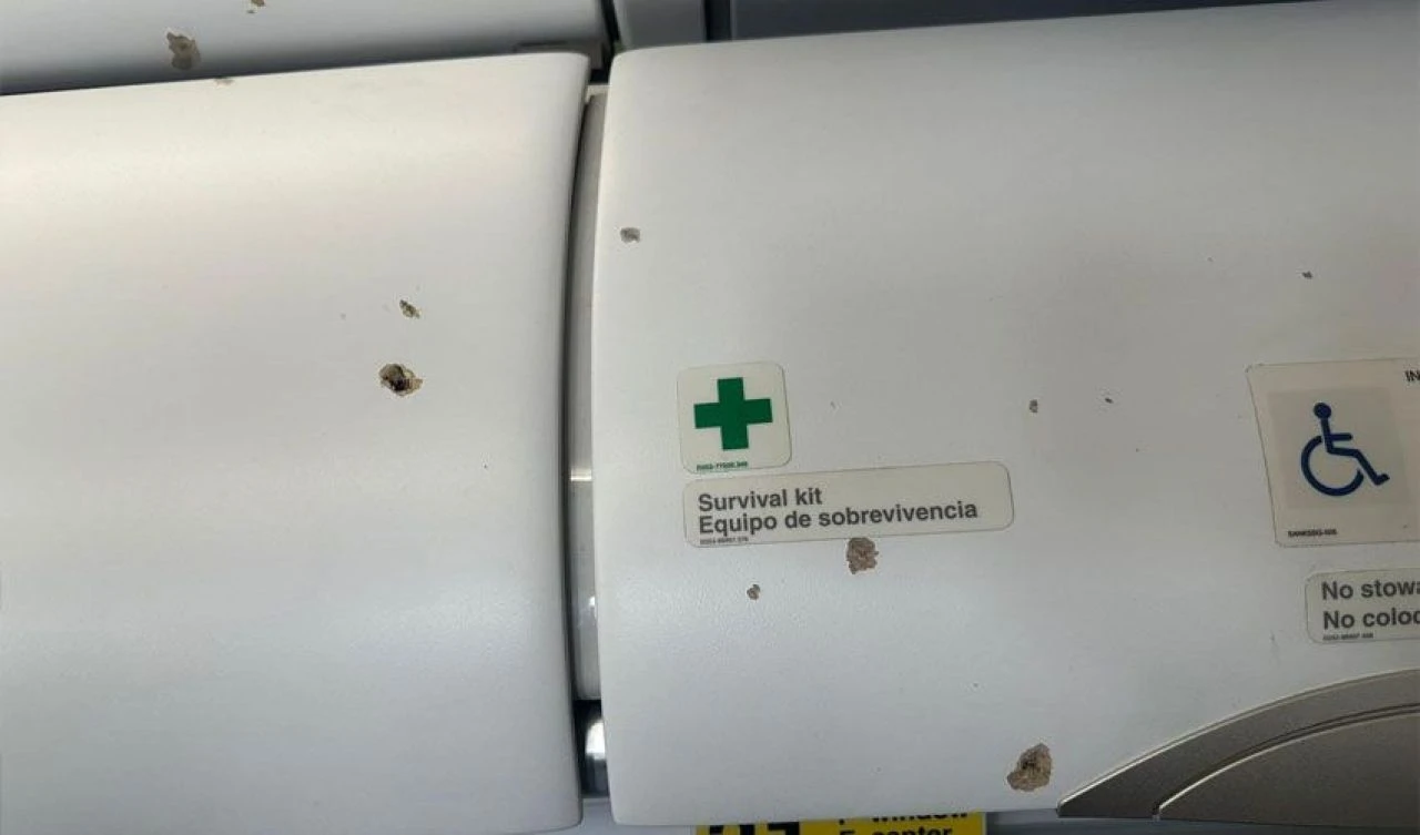 Yolcu uçağına kurşun yağmuru! Tüm uçuşlar askıya alındı - 1. Resim