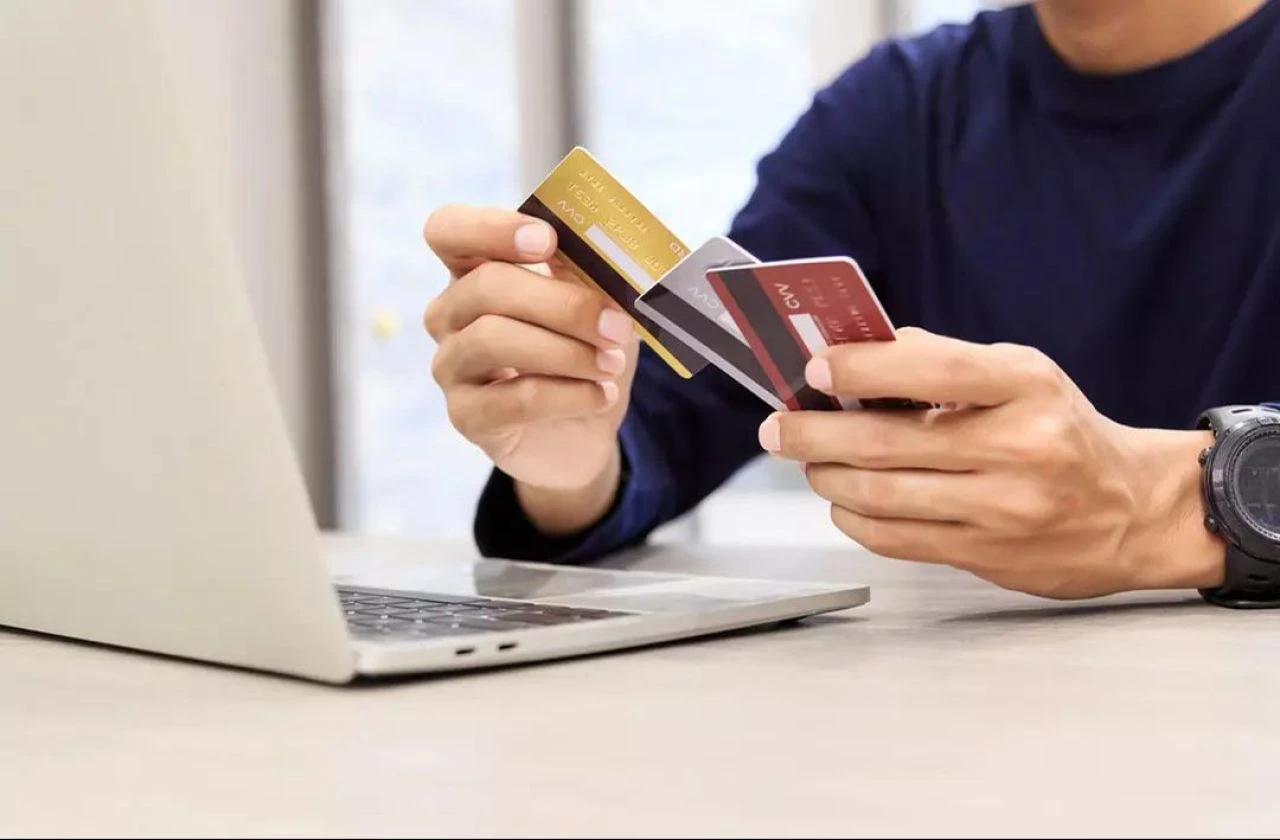 Kredi kartı harcaması en çok yapılan sektör belli oldu! Online alışveriş gözden düştü