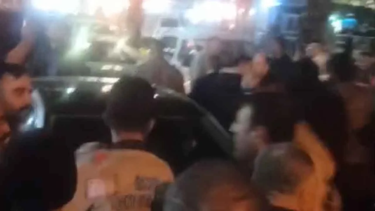 Manisa'da meclis toplantısı sonrası gerginlik: MHP ve CHP'liler arasında yumruklar konuştu - 1. Resim