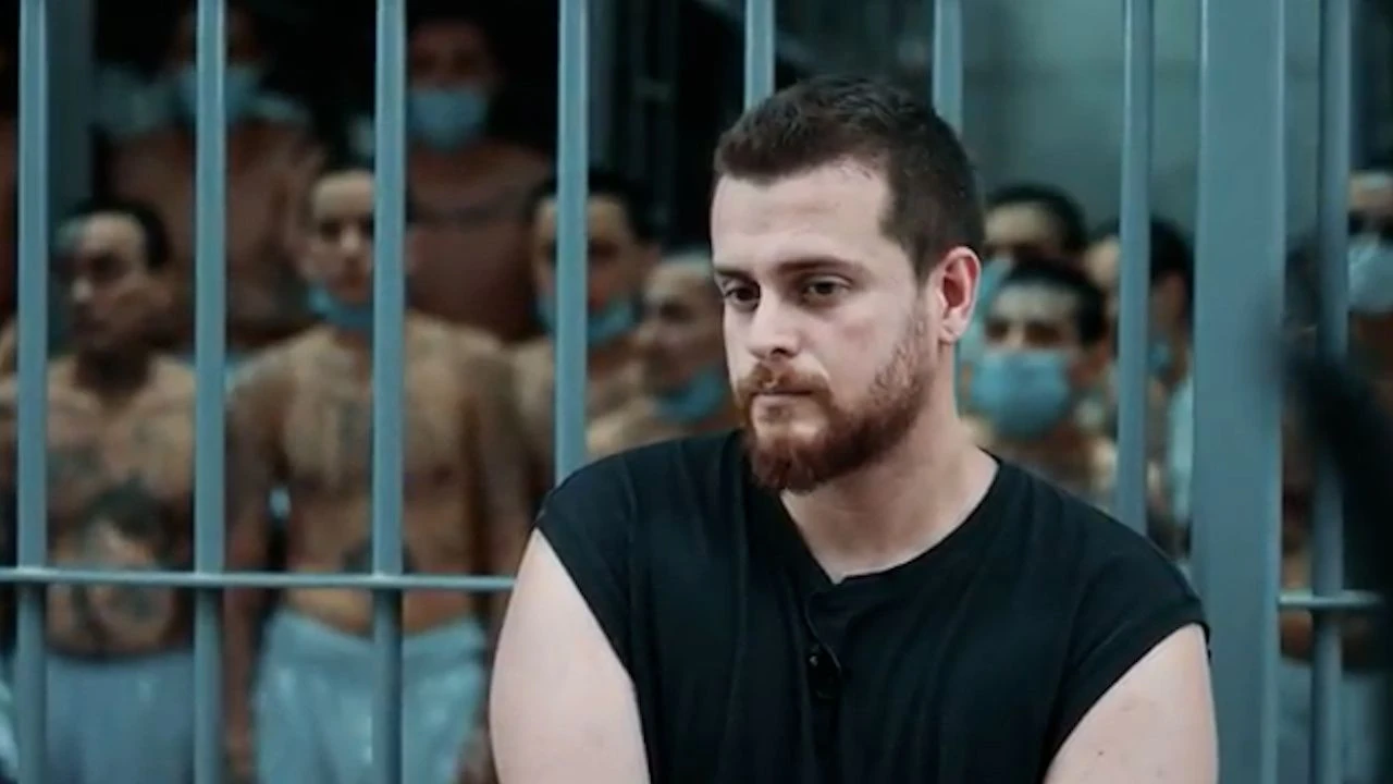 Ünlü fenomen Alper Rende dünyanın en azılı suçlularının olduğu CECOT hapishanesine girdi! Konuşmak yasak, buraya giren çıkamıyor - 4. Resim