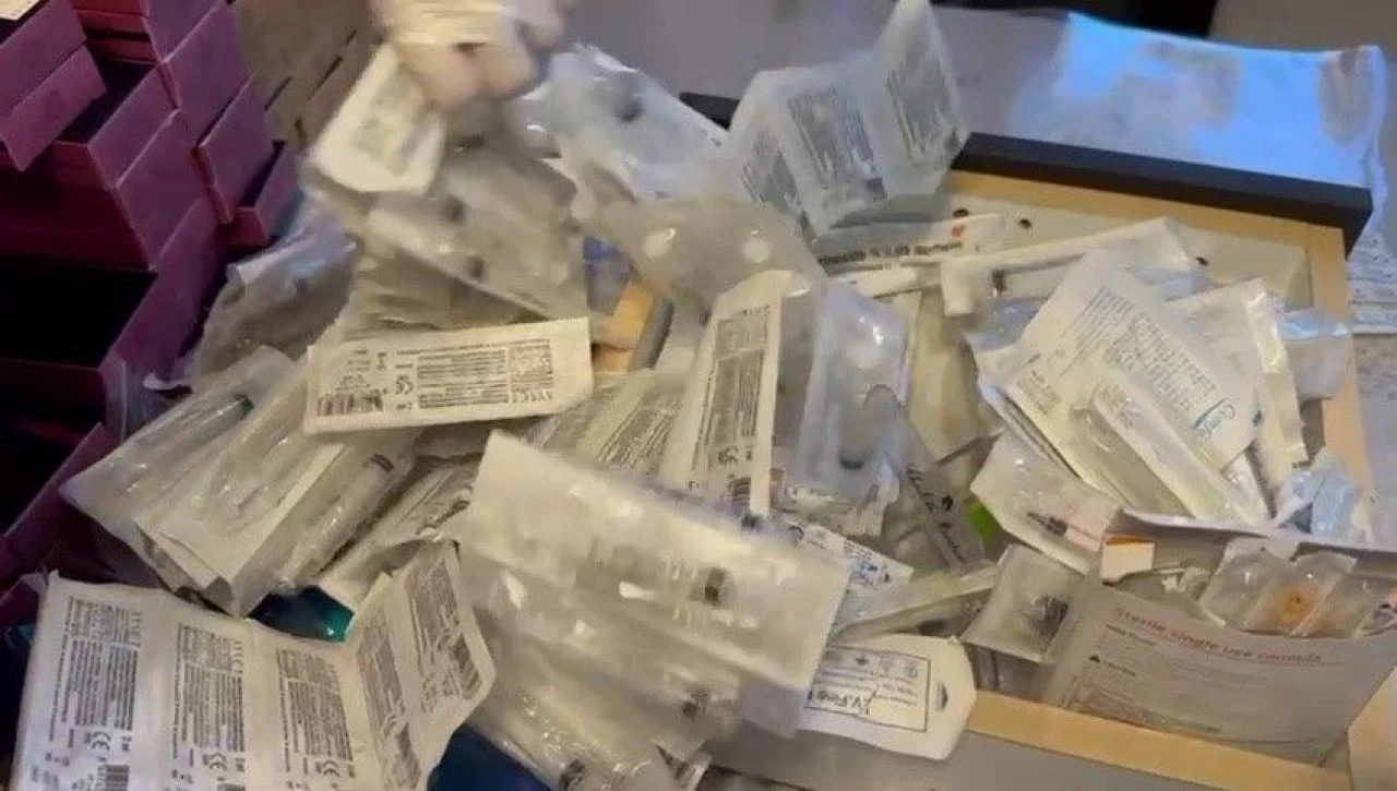 Antalya'da 'pes' dedirten olay! VIP araçla gezerek botoks yaptı - 2. Resim