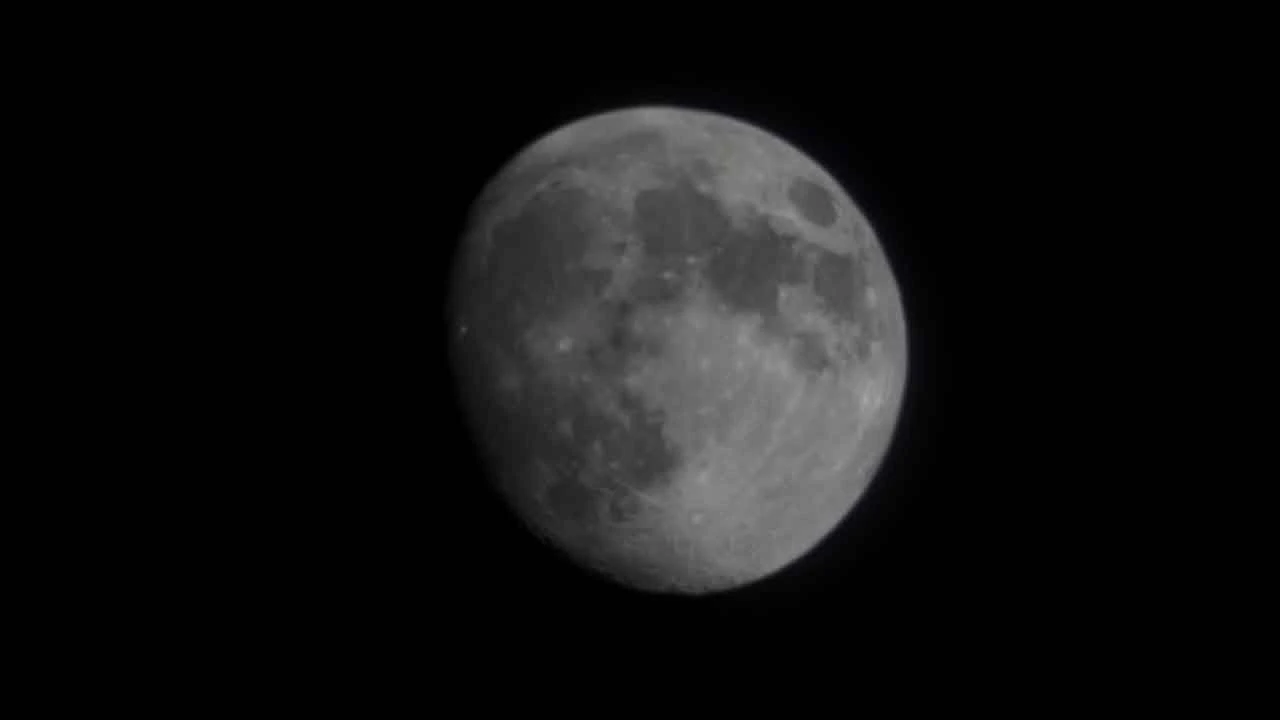 Elazığ semalarında 'Şişkin Ay' manzarası: Gören telefona sarıldı - 1. Resim