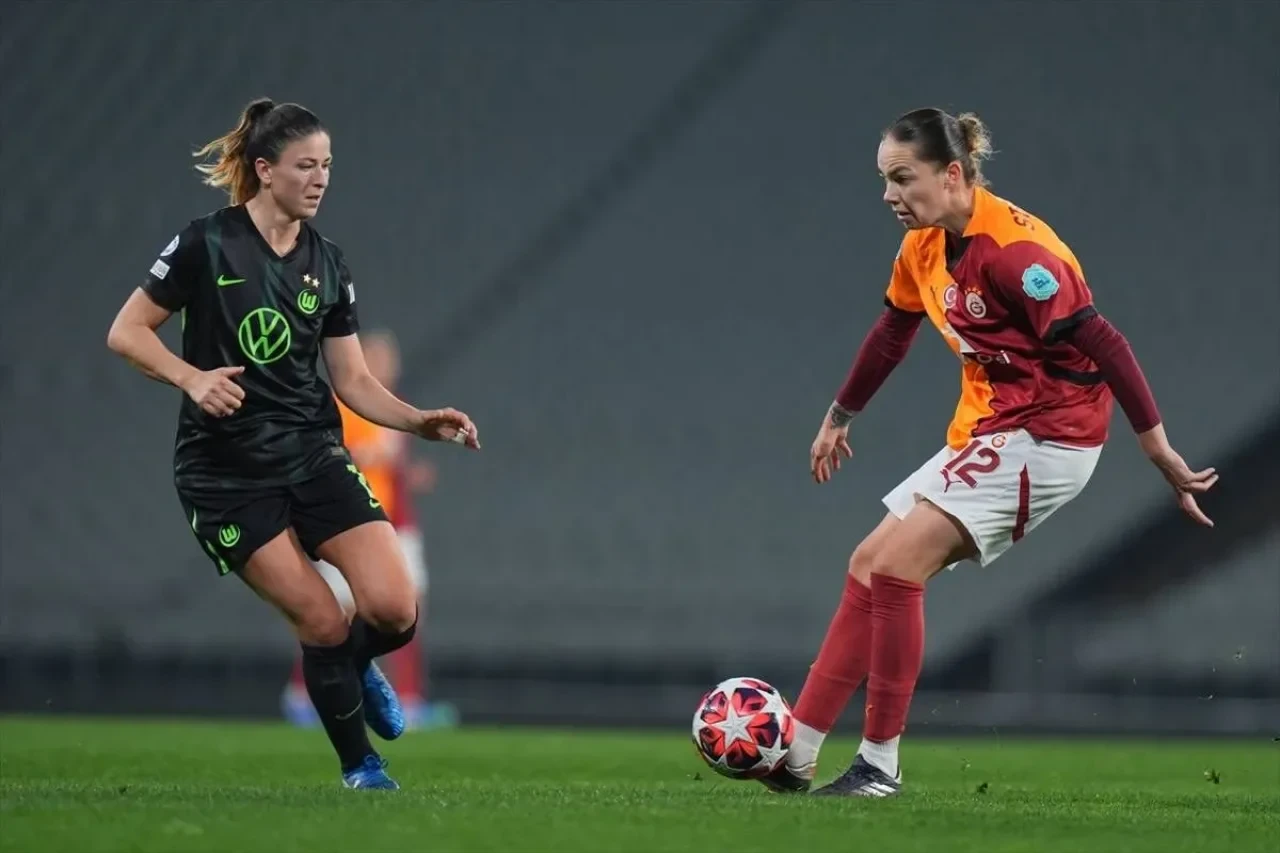Galatasaray Kadın Futbol Takımı Wolfsburg’a yenildi - 1. Resim