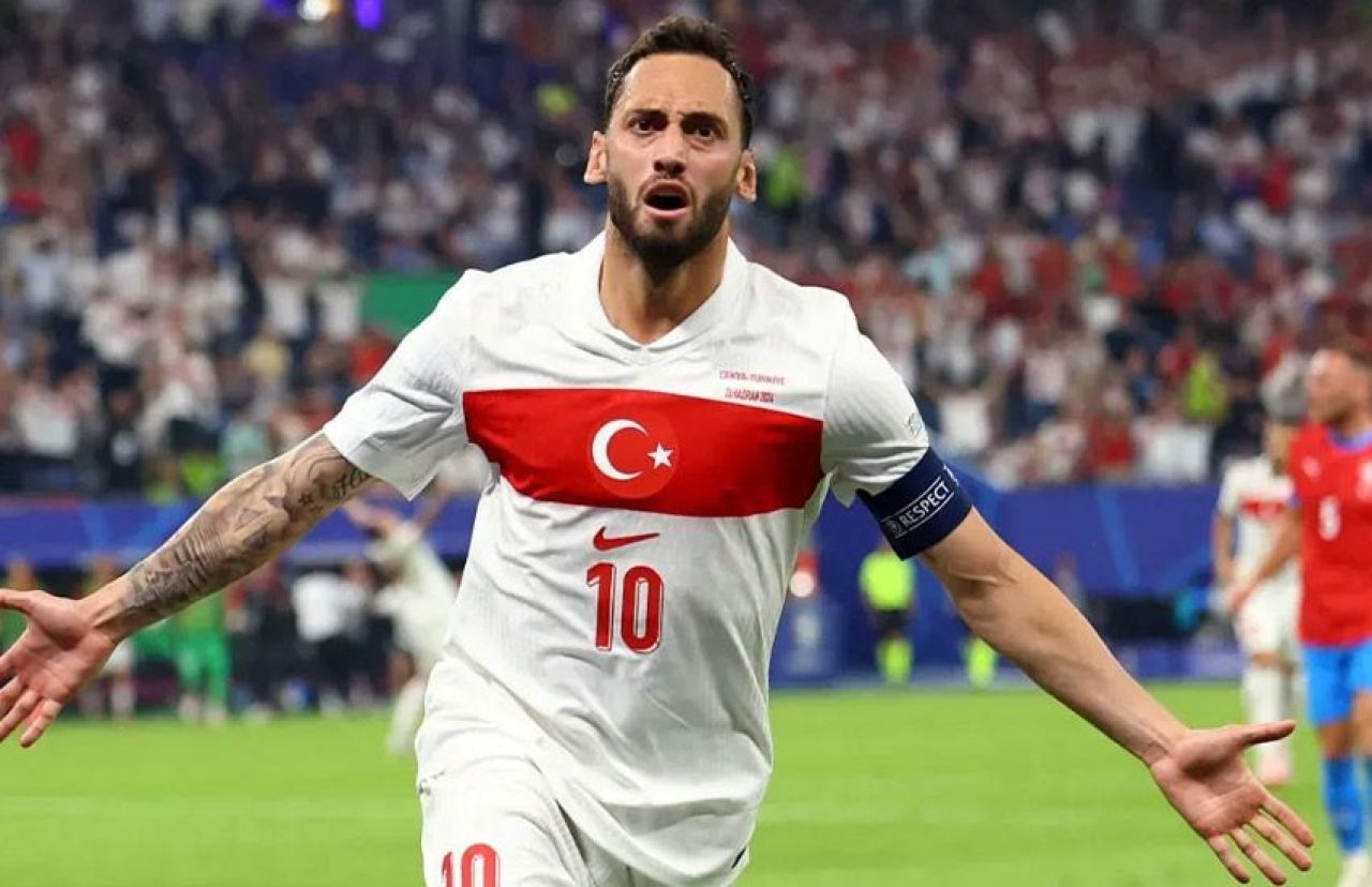 Hakan Çalhanoğlu, Galatasaray itirafıyla bomba etkisi yaptı! Neden transfer olamadığını açıkladı - 2. Resim