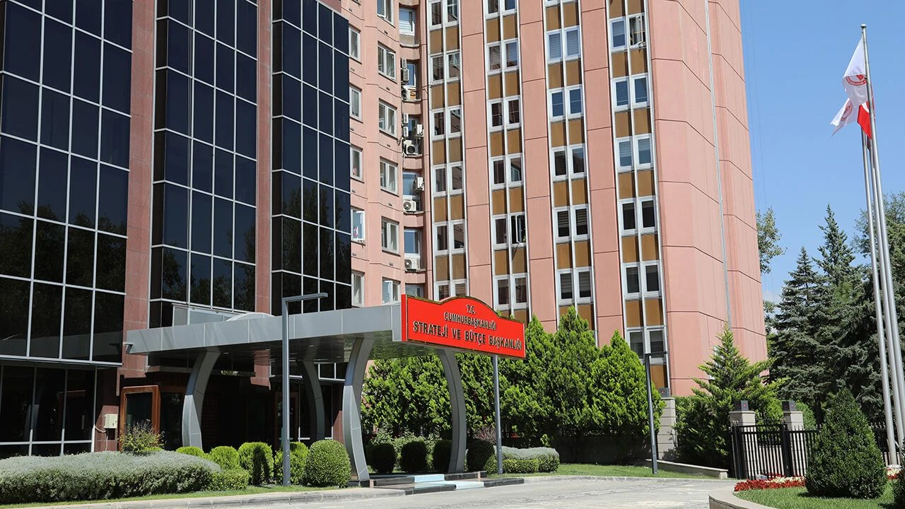 Cumhurbaşkanlığı Strateji ve Bütçe Başkanlığı uzman yardımcısı alacak: Başvuru şartları belli oldu - 1. Resim