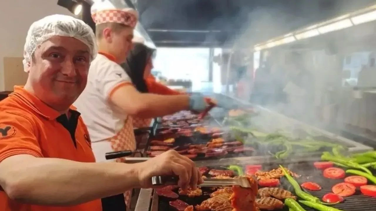 Domuz eti skandalı ile anılan Köfteci Yusuf hakkında Tarım Bakanı Yumaklı'dan açıklama! 'Süreç tamamlandı' - 1. Resim
