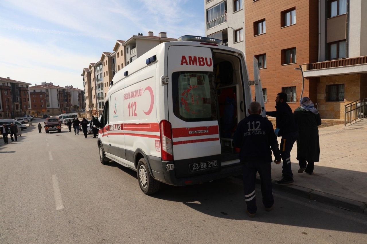 Elazığ'da dehşete düşüren olay! Tartıştığı kız arkadaşına kurşun yağdırdı - 2. Resim