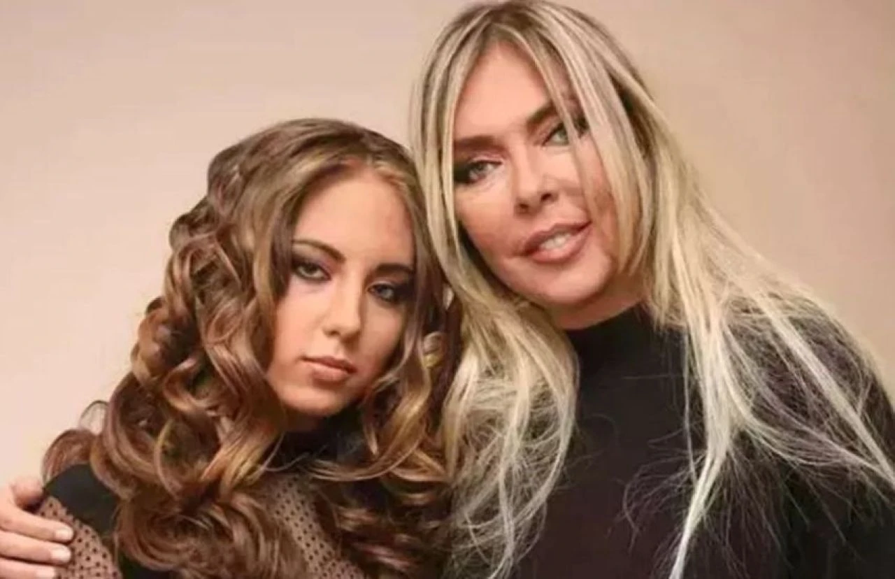 Ahu Tuğba'nın kızı Anjelik Calvin miras sorusuna verdiği cevapla takdir topladı