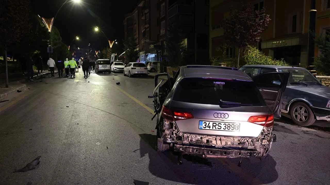 Alkollü sürücü dehşet saçtı! 4 aracı biçti, ortalık savaş alanına döndü - 1. Resim