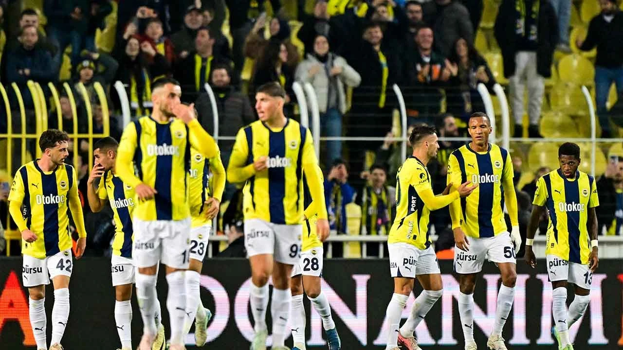 Fenerbahçe-Zenit maçında Ali Koç'a büyük şok! Tribünlerden 'istifa' sesleri yükseldi - 2. Resim