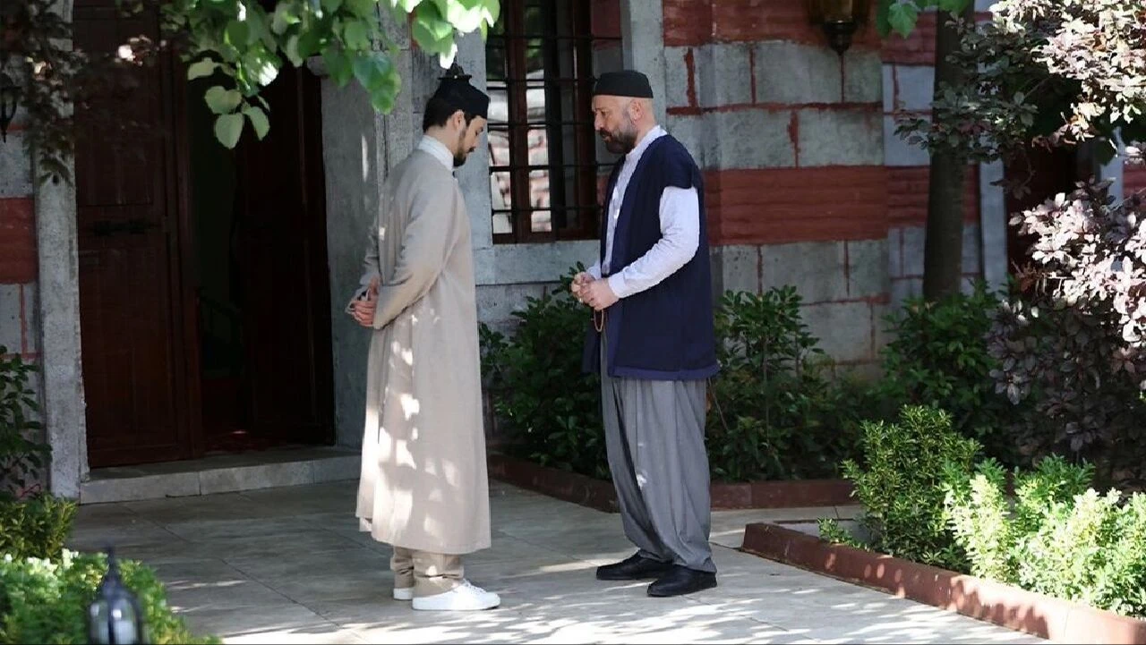 Kızıl Goncalar’a katılan Üstad karakterini kimin oynayacağı netleşti - 1. Resim