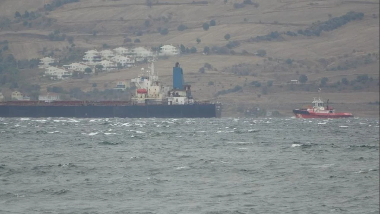 Son dakika | Çanakkale Boğazı'nda gemi arızası! Trafik askıya alındı