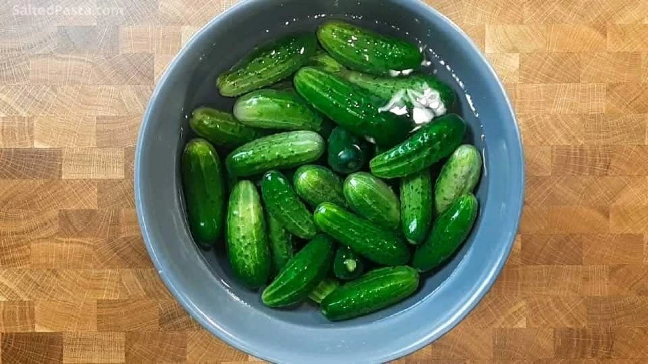 Büzüşmüş salatalıkları yeniden tazeleştirmek mümkün! Gözlerinize inanamayacaksınız