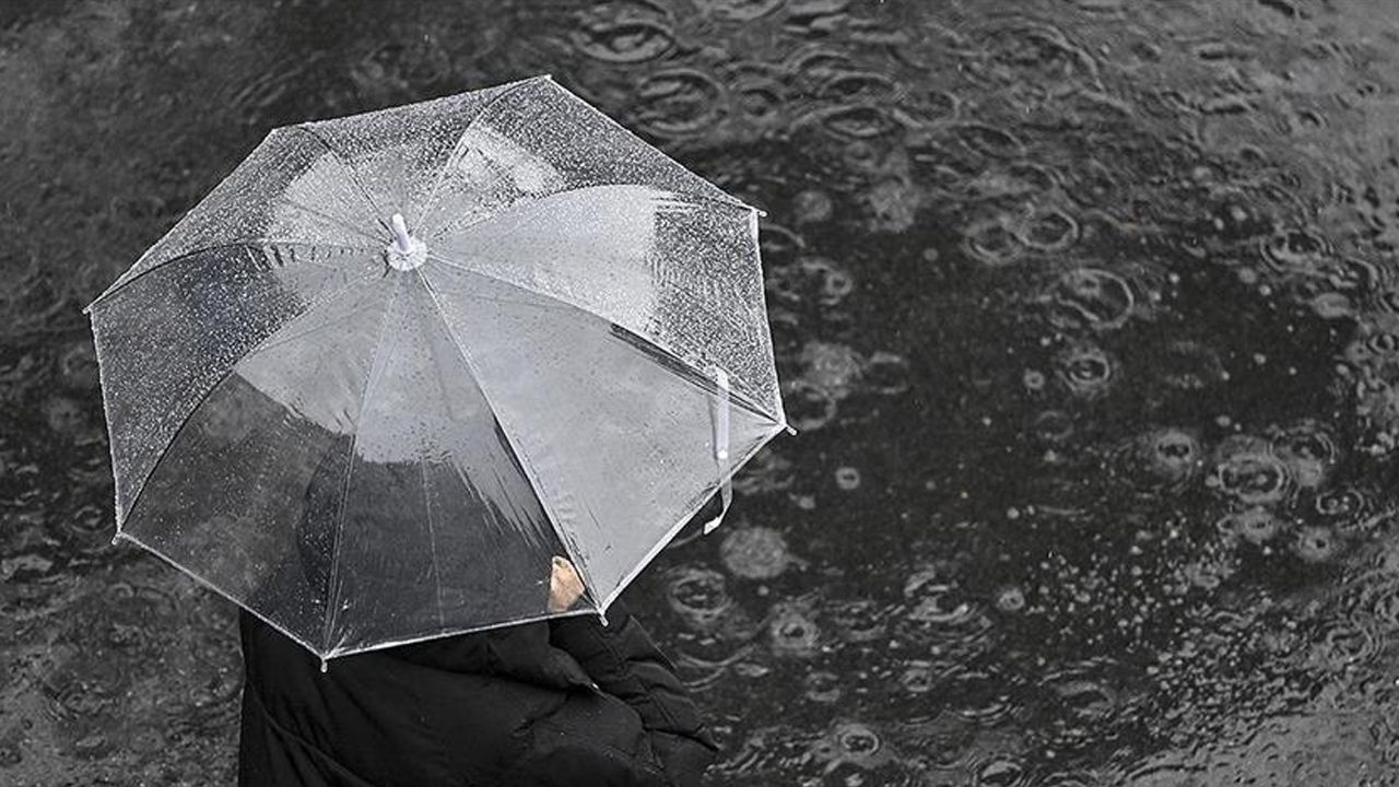 Meteoroloji saat verdi! 12 il için çok kuvvetli sağanak uyarısı - 1. Resim