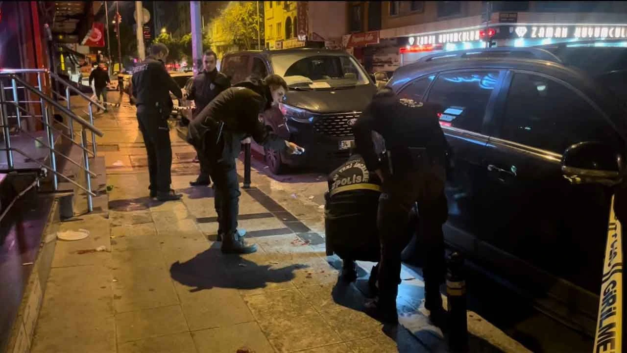 Bağcılar’da dehşet! Caddenin ortasında ateş açtılar: Yaralılar var - 1. Resim