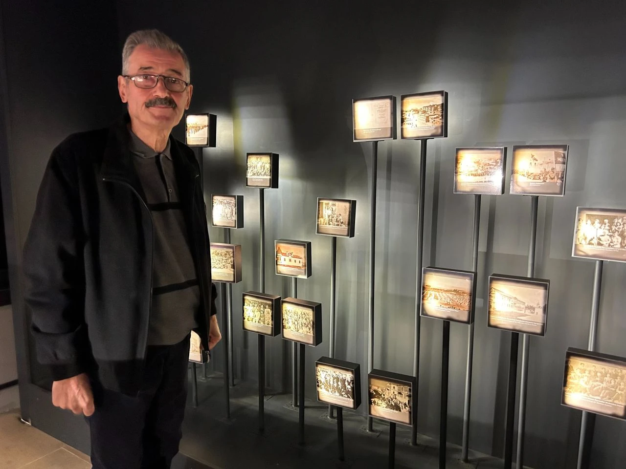 Elazığ’da tüyler ürperten olay! Müzede gezerken 14 yıl önce ölen annesinin fotoğrafını gördü