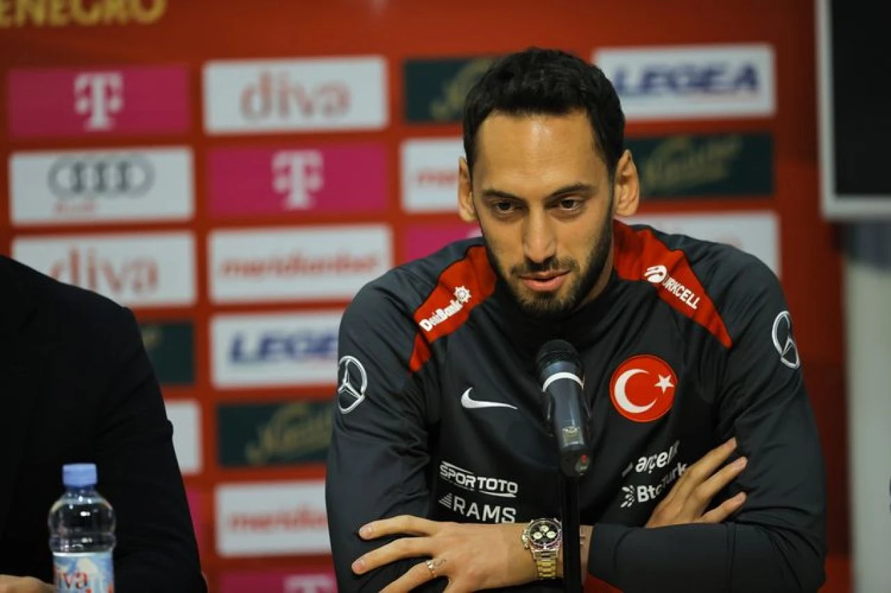 Hakan Çalhanoğlu Karadağ maçında oynayacak mı? Açıklama geldi - 2. Resim