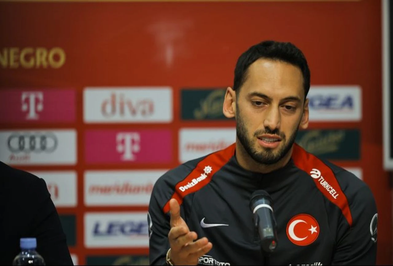 Hakan Çalhanoğlu Karadağ maçında oynayacak mı? Açıklama geldi - 1. Resim