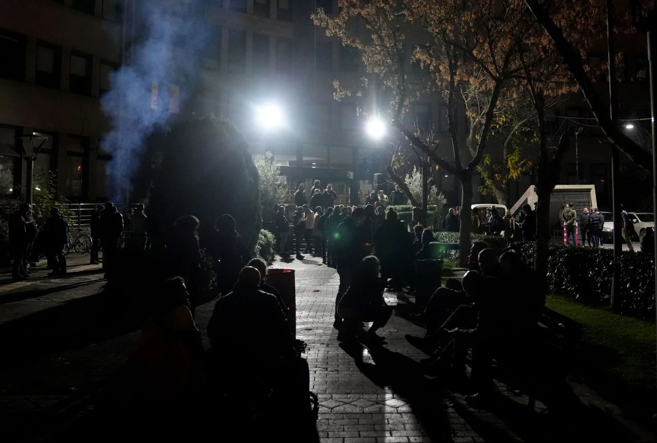 İşçilerin grev kararı bir dakika sürdü! Yapılan hazırlığa değmedi - 2. Resim