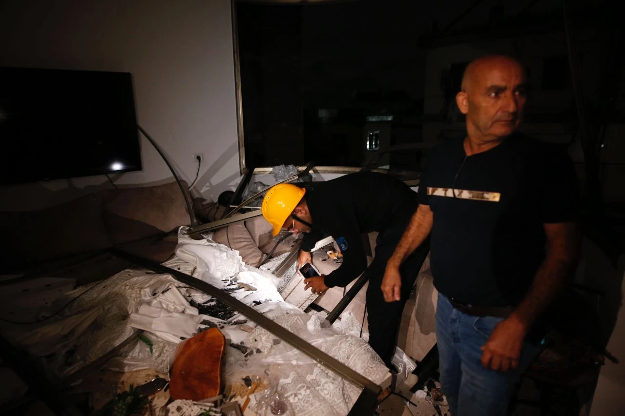 İsrail'in merkezine füzeler ateşlendi: Çok sayıda yaralı var - 2. Resim