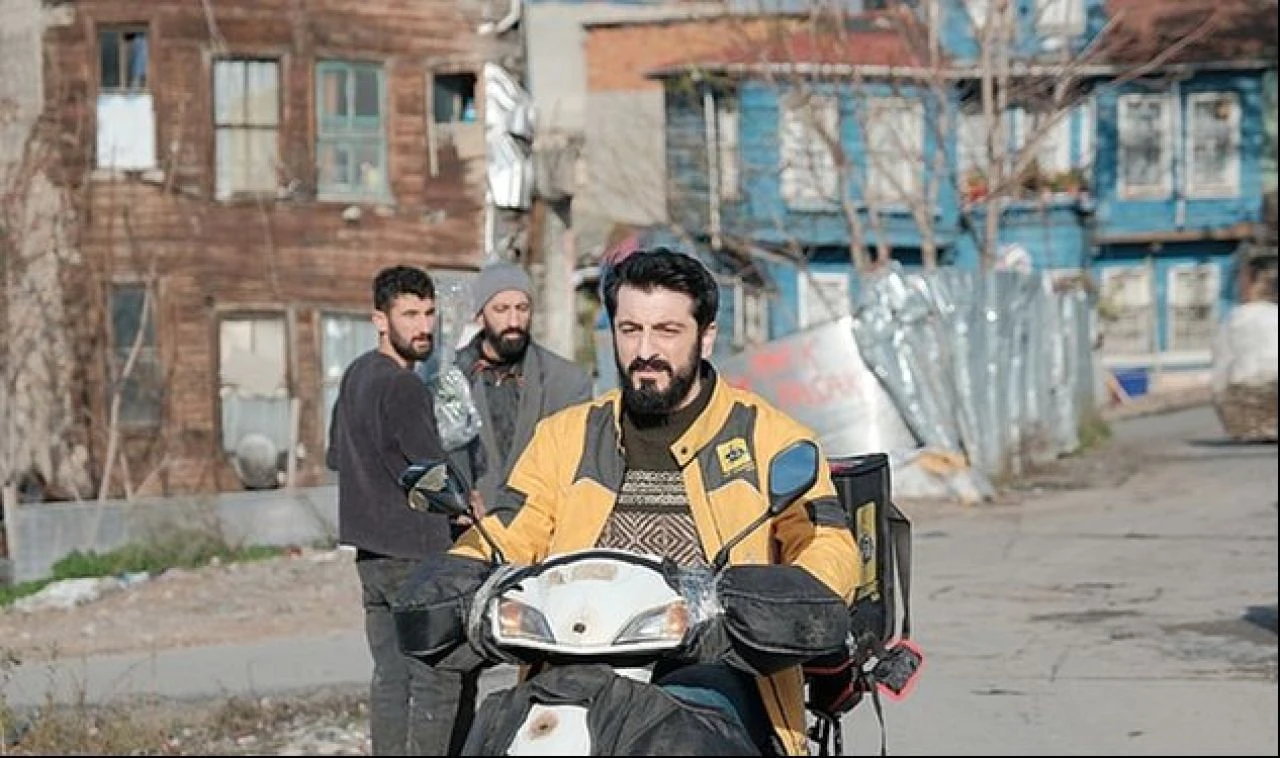 Mahsun J dizisi hangi platformda yayınlanıyor, nereden izlenir? Röportaj Adam'ın yeni dizisi merakla bekleniyor - 1. Resim