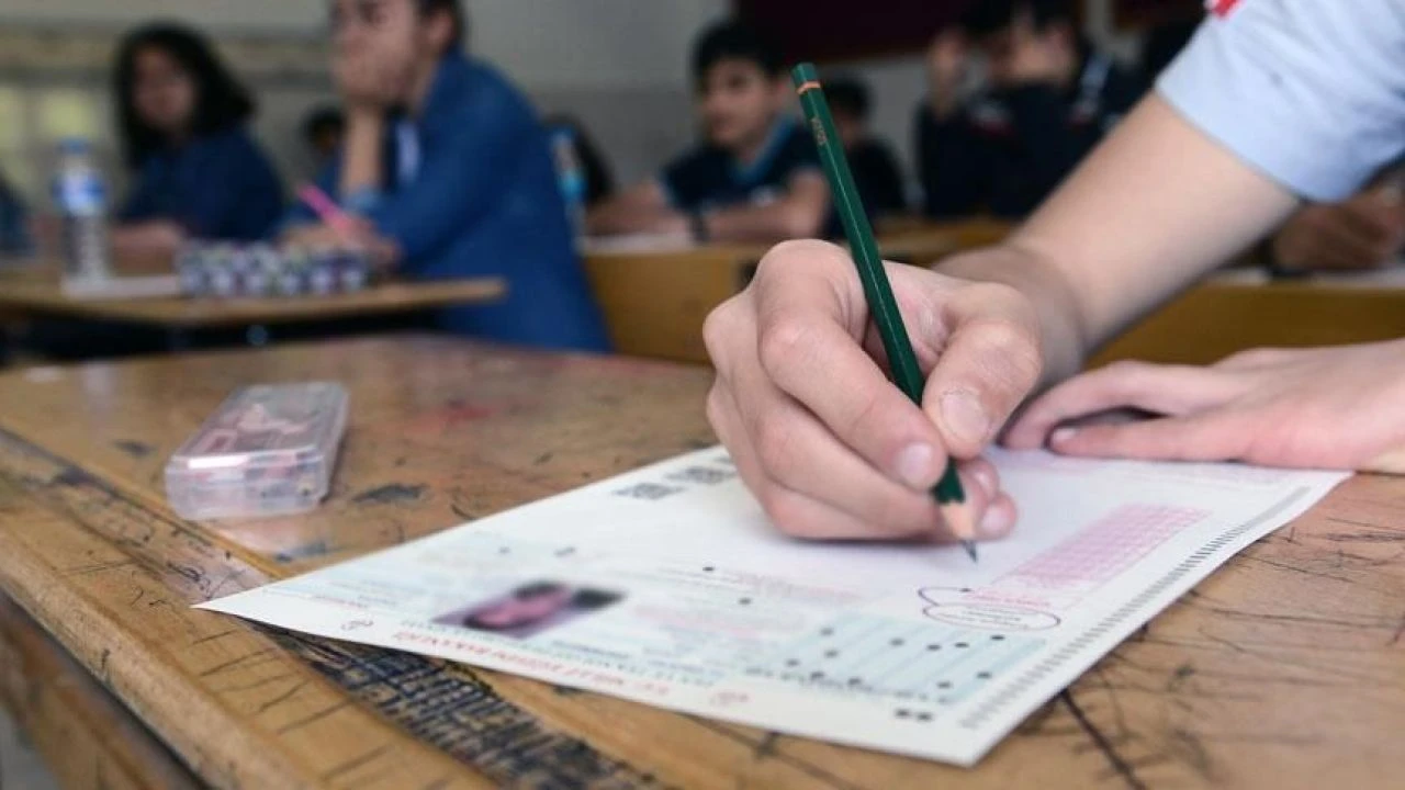 AÖL sınav giriş belgeleri ne zaman açıklanacak? MEB AÖL 1.dönem sınavına geri sayım başladı - 1. Resim