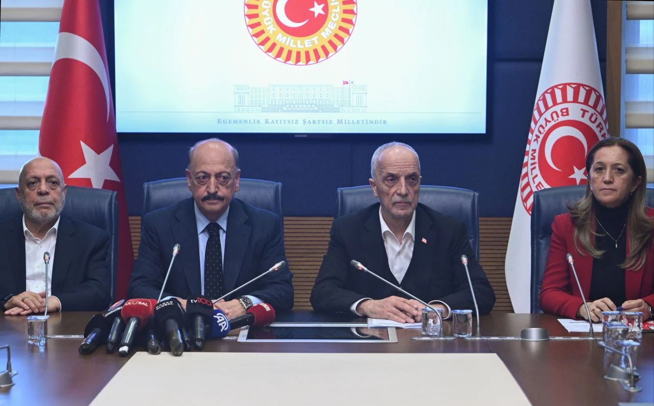 Asgari ücret için işçi temsilcilerinden dikkat çeken çıkış! - 1. Resim
