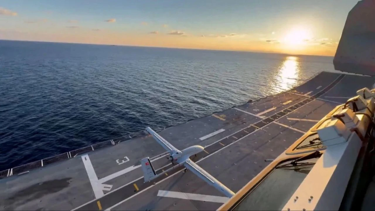 Yunan basınında Bayraktar TB3 paniği! Görüntüleri saniye saniye yayınladılar - 2. Resim