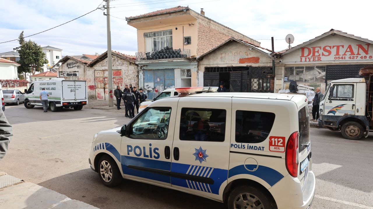 Aksaray'da korkunç cinayet! Kardeşi gördüğü manzara karşısında şoke oldu - 1. Resim