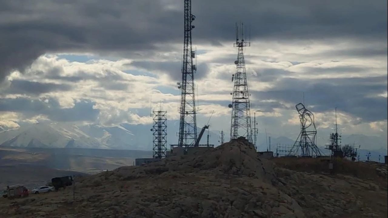 Van'da işçiler merdivenli sepetten yere çakıldı: Ölü ve yaralı var!