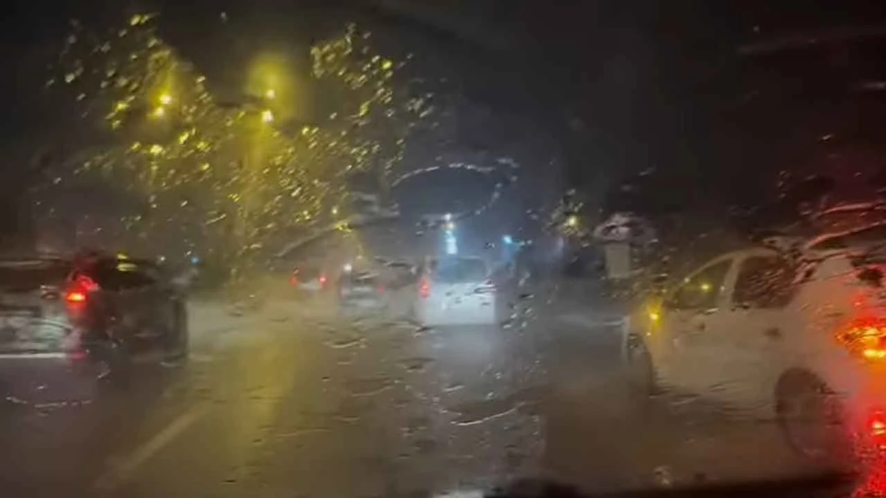 Aydın'ı sağanak vurdu: Evler, araçlar sular altında kaldı! Ekipler alarma geçti - 2. Resim