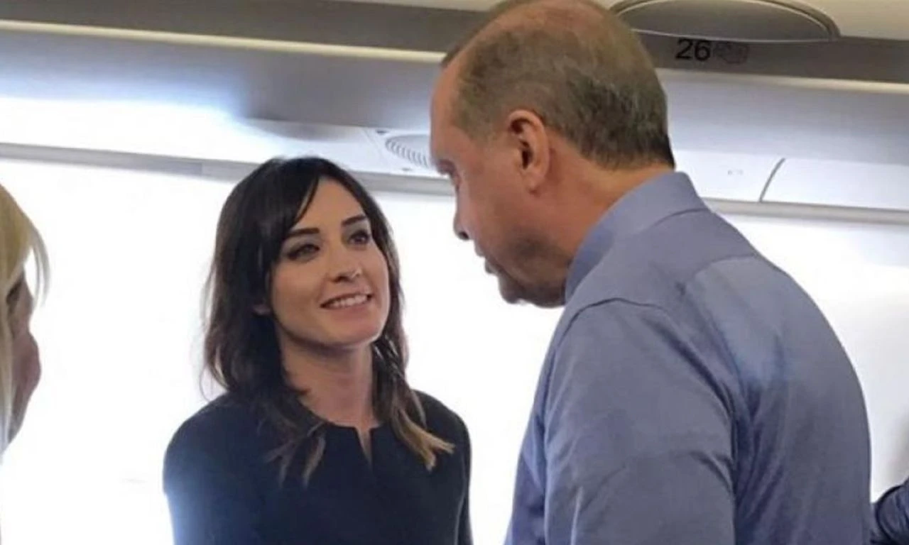 Cumhurbaşkanı Erdoğan'ın olduğu uçakta panik dolu anlar! Baygınlık geçirdi, doktor müdahale etti - 2. Resim