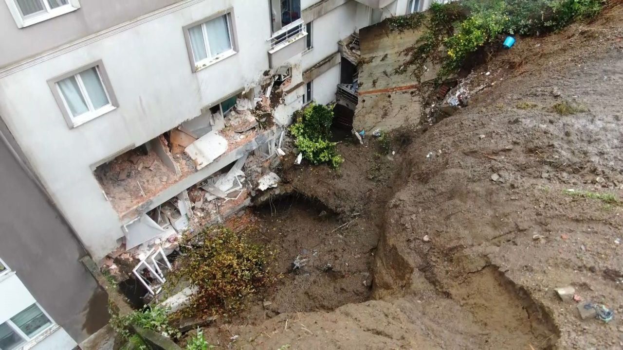 Kahreden detay! Heyelanda oğlunu kaybeden anne konuştu: Yağmurdan kaçtık, doluya tutulduk - 1. Resim