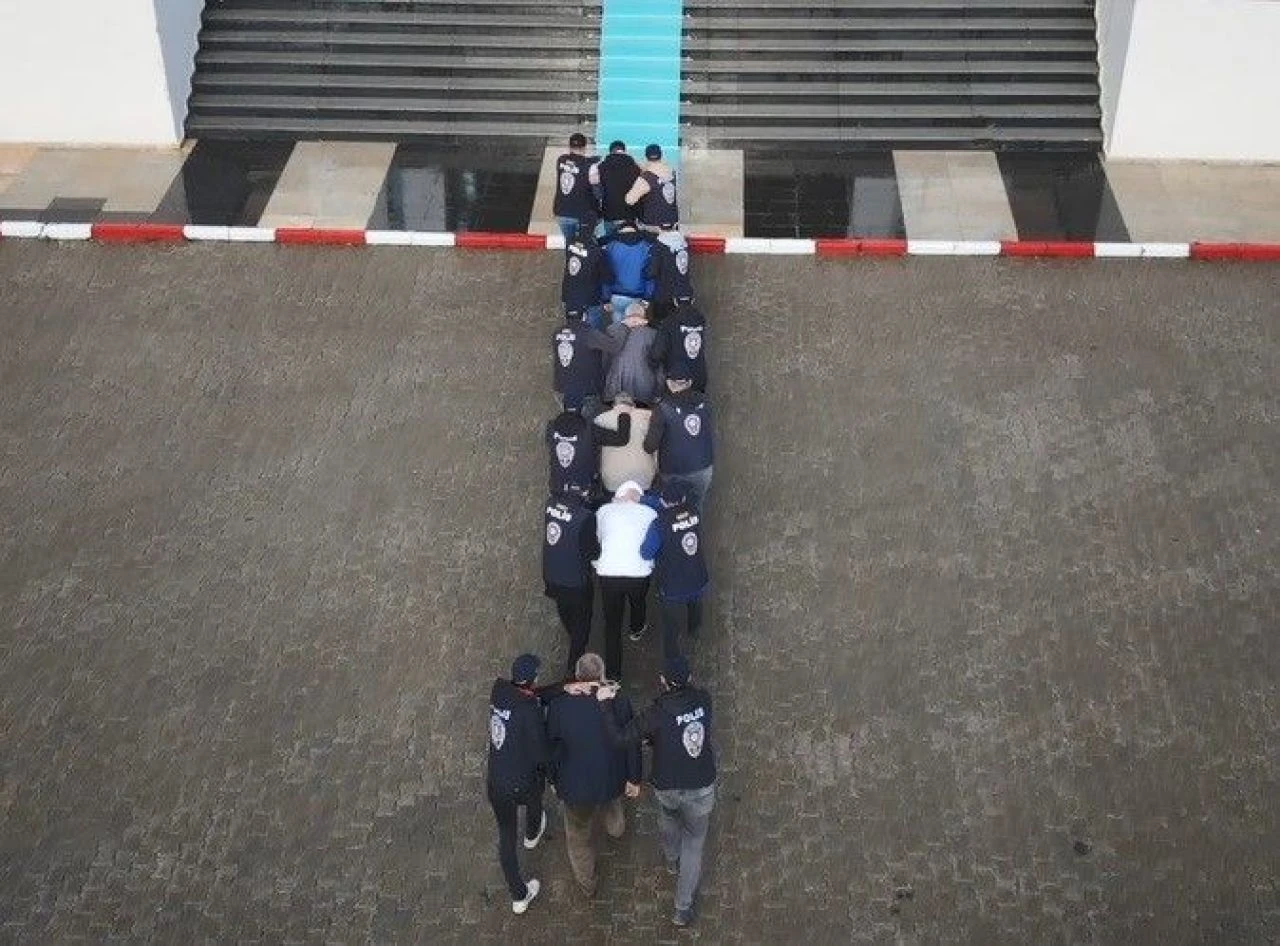 Mide bulandıran olay! Çocuklara ait iğrenç görüntüler ele geçirildi: Çok sayıda gözaltı var - 2. Resim