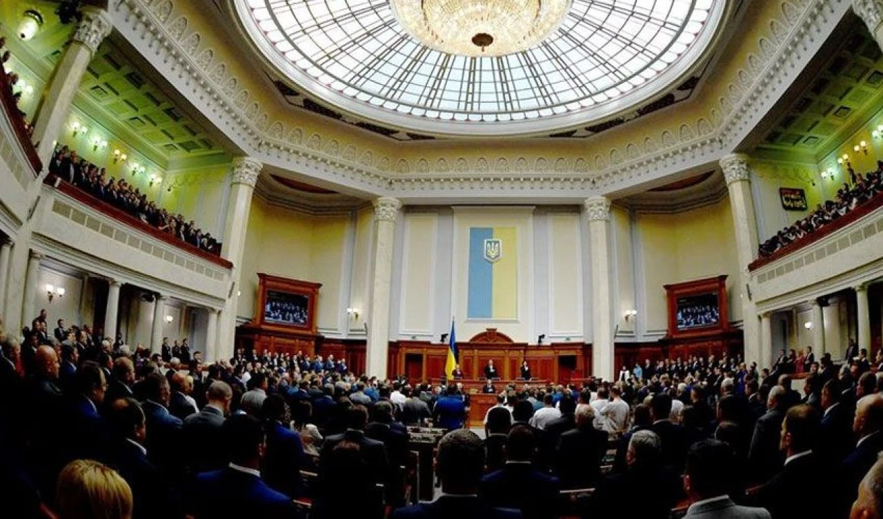 Son dakika | Ukrayna'da Rusya 'vuracak' korkusu! Parlamento toplantısı iptal edildi - 1. Resim