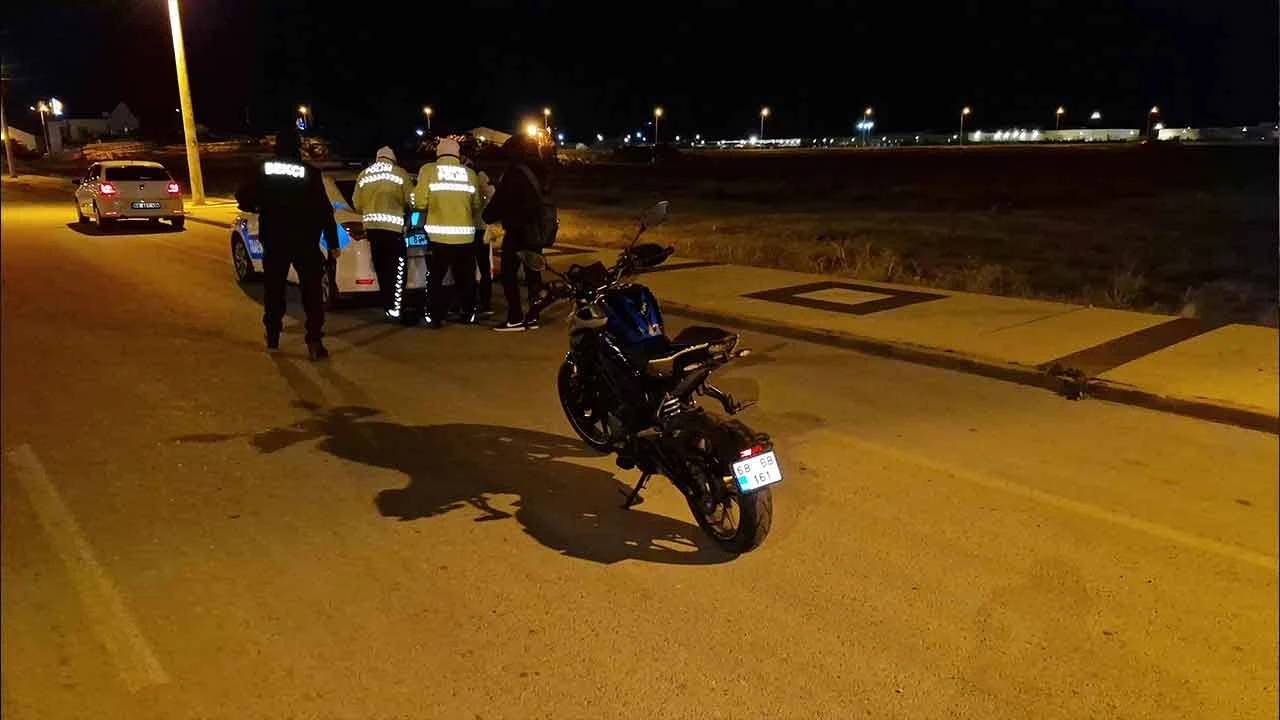 Yetersiz ehliyetle yakalandı, polise sitem etti: Öğrenci adama bunu yapıyorsunuz