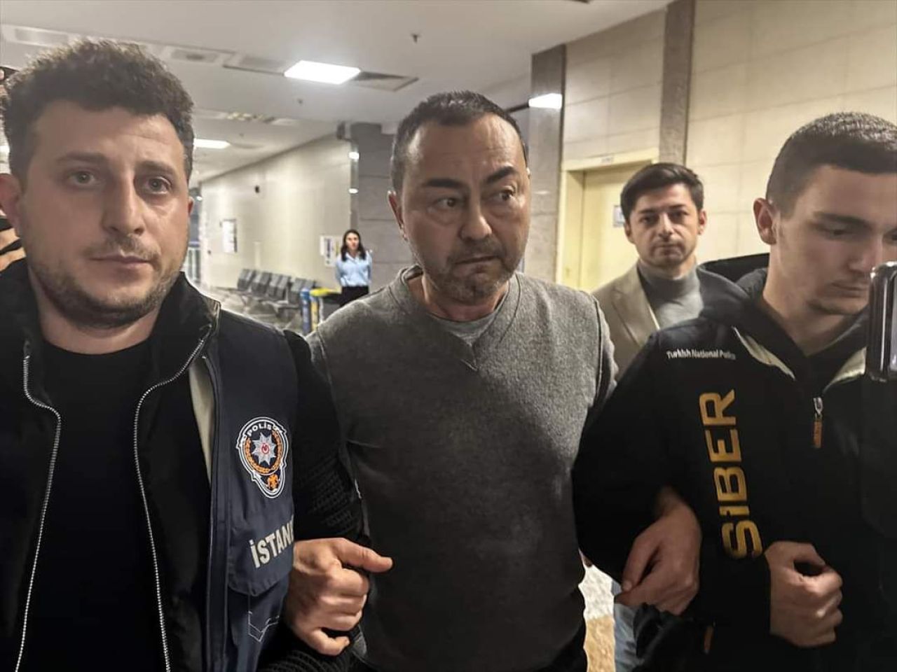 Ev hapsindeki Serdar Ortaç 18 yaşına seslendi!'Şöhret olmasaydım bunlar olmayacaktı' - 3. Resim