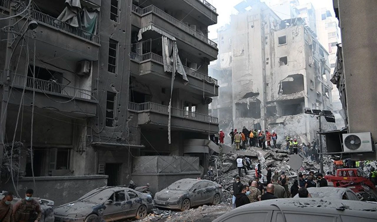 İsrail, Beyrut'un merkezini hedef aldı: Çok sayıda ölü ve yaralı var - 1. Resim