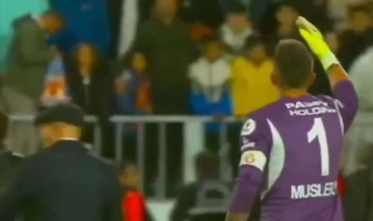 Galatasaray maçı sonrası ortalık karıştı! Muslera ve Kerem Demirbay arasında tartışma