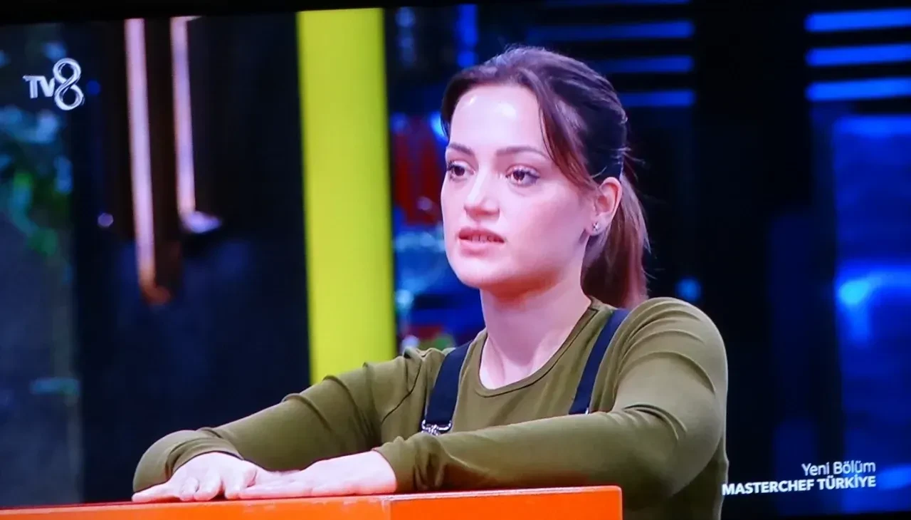Masterchef 22 Kasım eleme potasına giden 3. isim merak konusu oldu