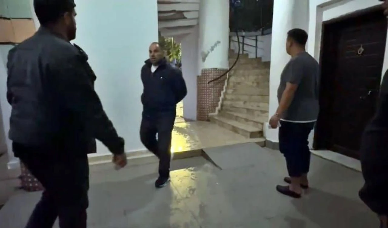 Müezzin ve cemaati camiye sokmayan şahıs hakkında karar verildi! - 1. Resim