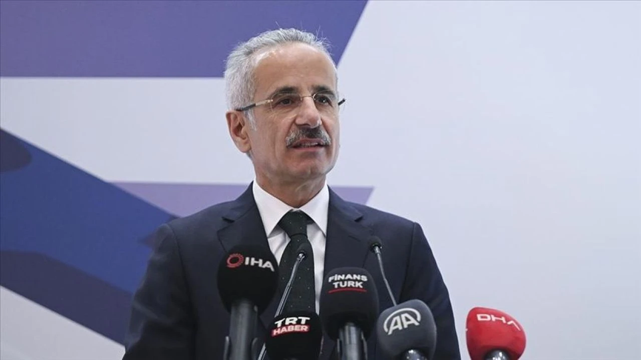 Otobüs, taksi ve dolmuşlarda yeni dönem: Bakan Uraloğlu tarih verdi! Artık daha güvenilir olacak - 2. Resim
