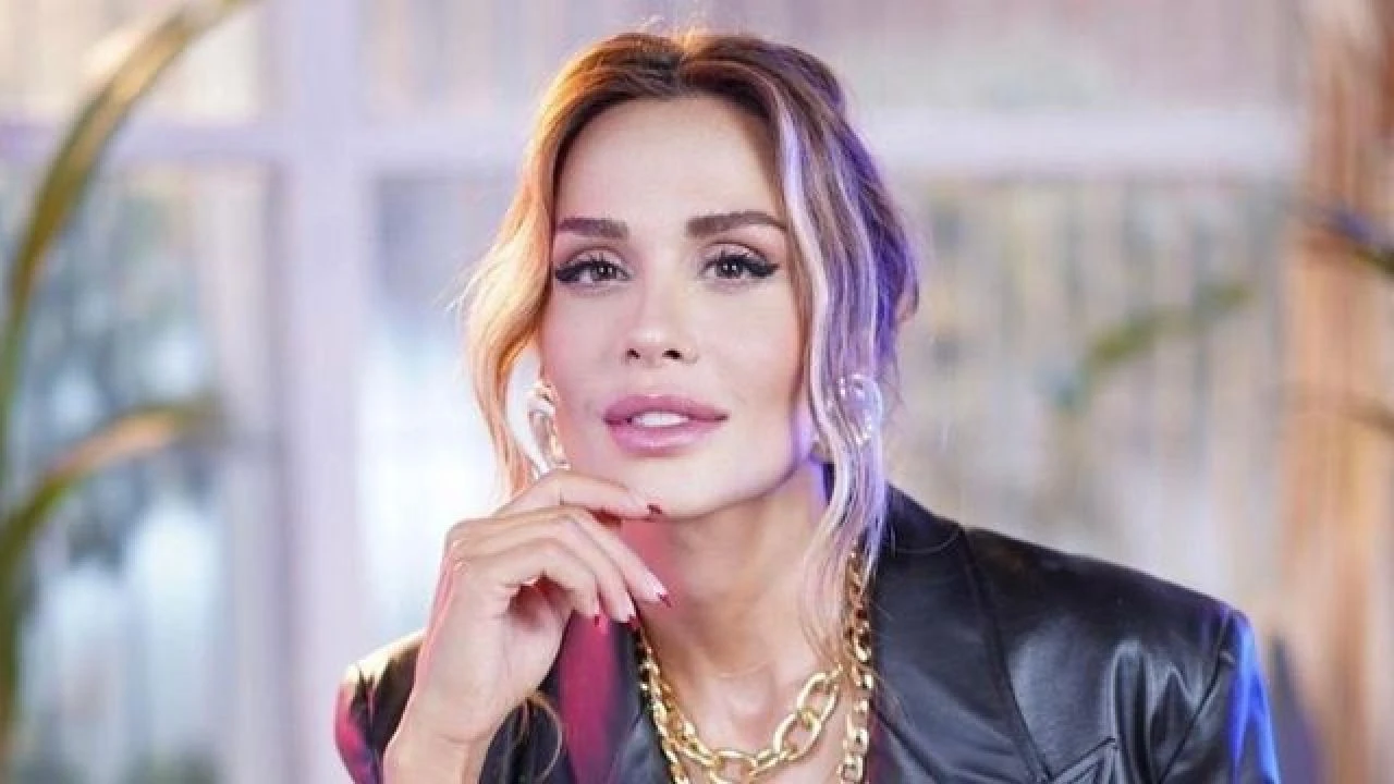 Tedavisi devam eden şarkıcı Şimal'den hayranlarını üzen paylaşım! 'İyi değilim, yoruldum artık'